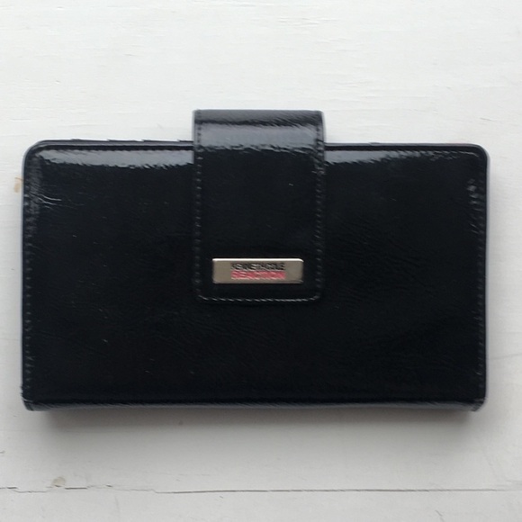 Kenneth Cole Reaction Wallet - Picture 2 of 6